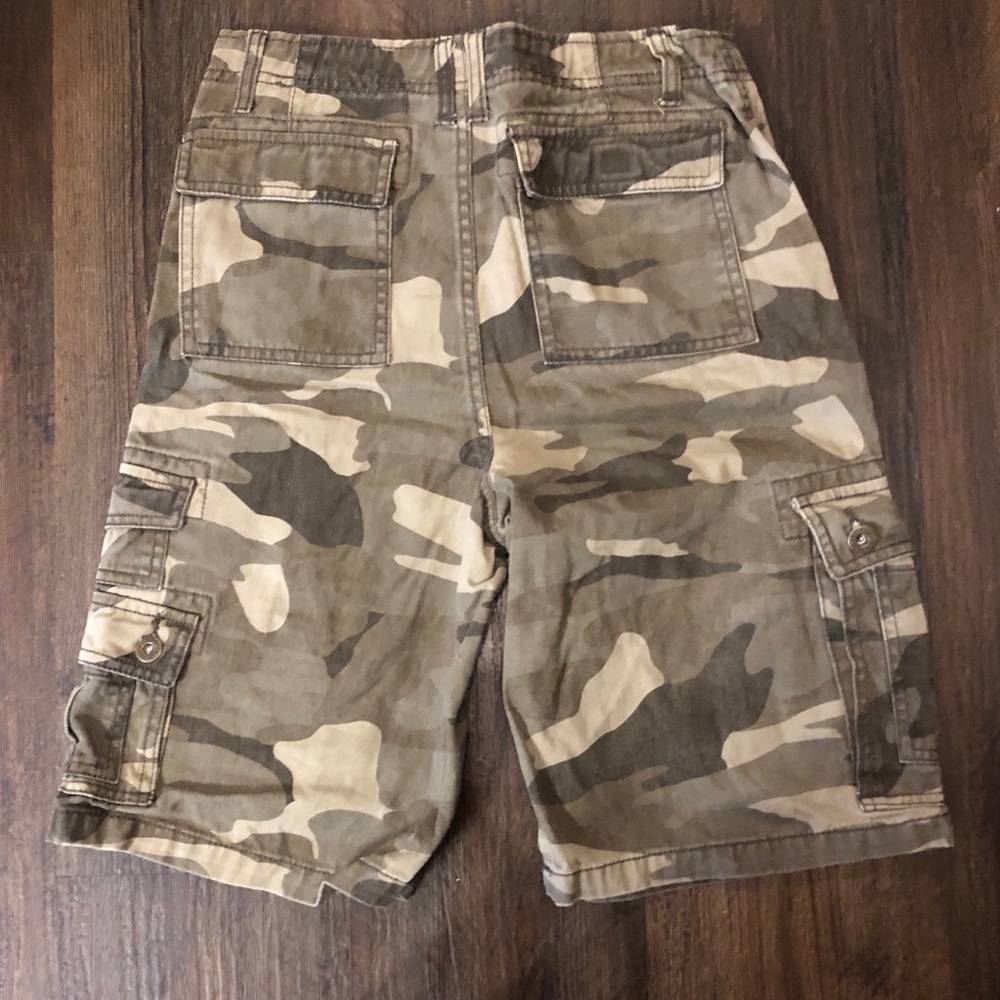 IRON CO. Boy's 7 Pocket Camouflage Cargo Shorts Size 14/16
